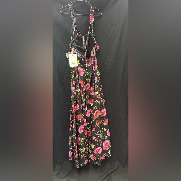 IEENA FOR MAC DUGGAL 9156 NWT
Embellished Belt Ruffled Halter Strap Gown - Picture 6 of 7